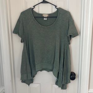 Women’s short sleeve tee, size medium